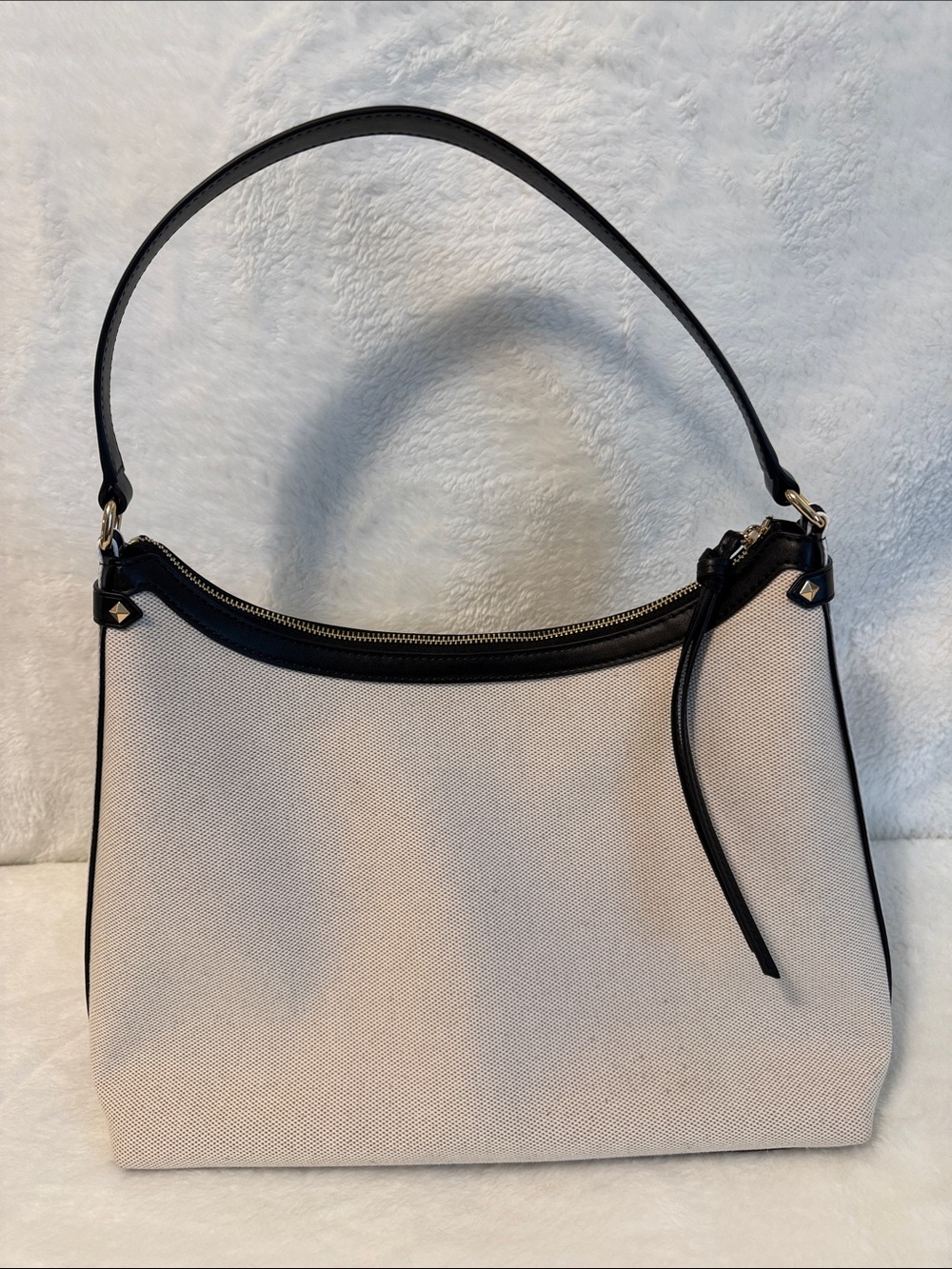 Michael Kors Cream Maeve Large Hobo - Picture 3 of 13